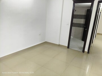 Room in 2.5 BHK Apartment at Prateek Laurel, Sector 120 – for Sale