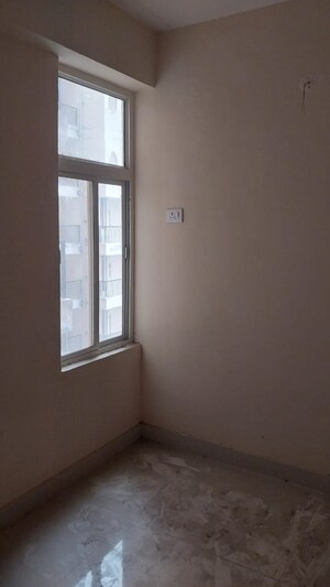 Room in 3 BHK Apartment at Mehak Jeevan, Raj Nagar Extension – for Sale