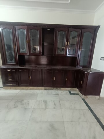 Cupboard in 3.5 BHK Apartment at Mayur Vihar Phase 1 Extension – for Rent