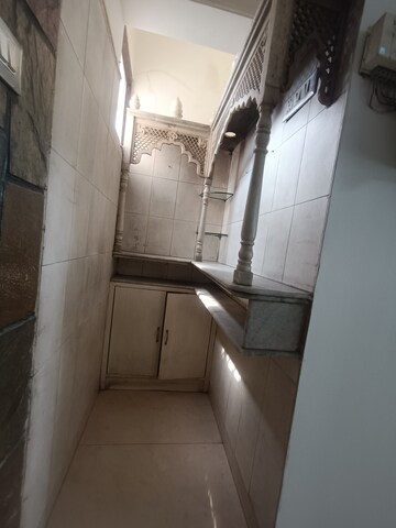 Utility Room in 3.5 BHK Apartment at Mayur Vihar Phase 1 Extension – for Rent