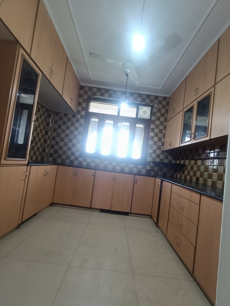 Kitchen, mayur vihar phase 1 extension 3.5 Bedroom 1250 Sq.Ft. Apartment In Mayur Vihar Phase 1 Extension Delhi 9125360