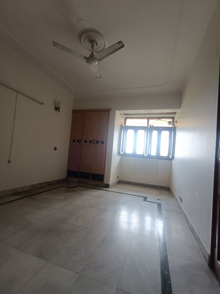 Room, mayur vihar phase 1 extension 3.5 Bedroom 1250 Sq.Ft. Apartment In Mayur Vihar Phase 1 Extension Delhi 9125360