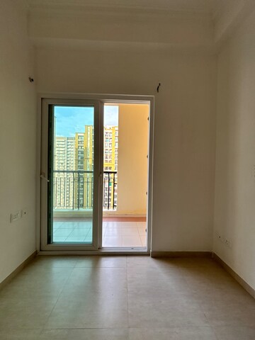 Room in 2.5 BHK Apartment at Nimbus The Hyde park, Sector 78 – for Sale