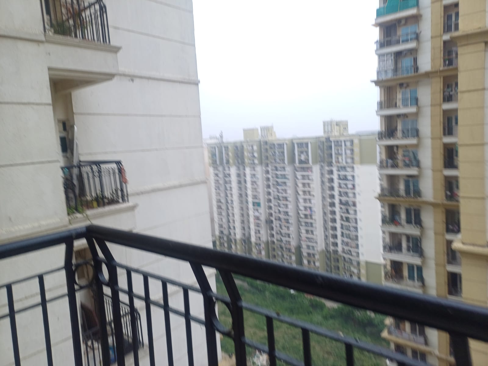 2 BHK Apartment For Sale in Paras Seasons