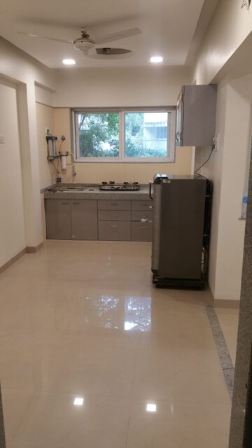 Room in 1 BHK Apartment at Koregaon Park – for Rent