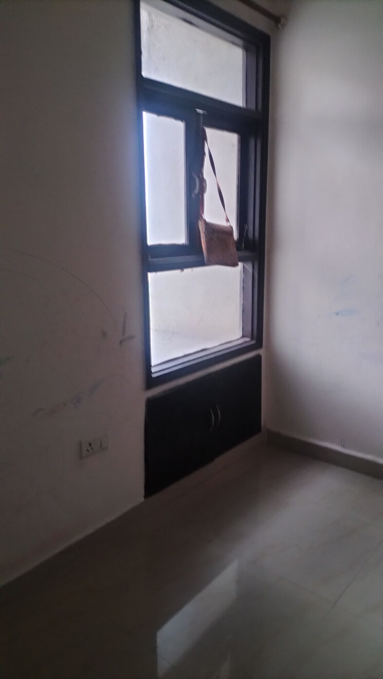 Room, srs-royal-hills 2 Bedroom 1025 Sq.Ft. Apartment In Sector 87 Faridabad 9125390