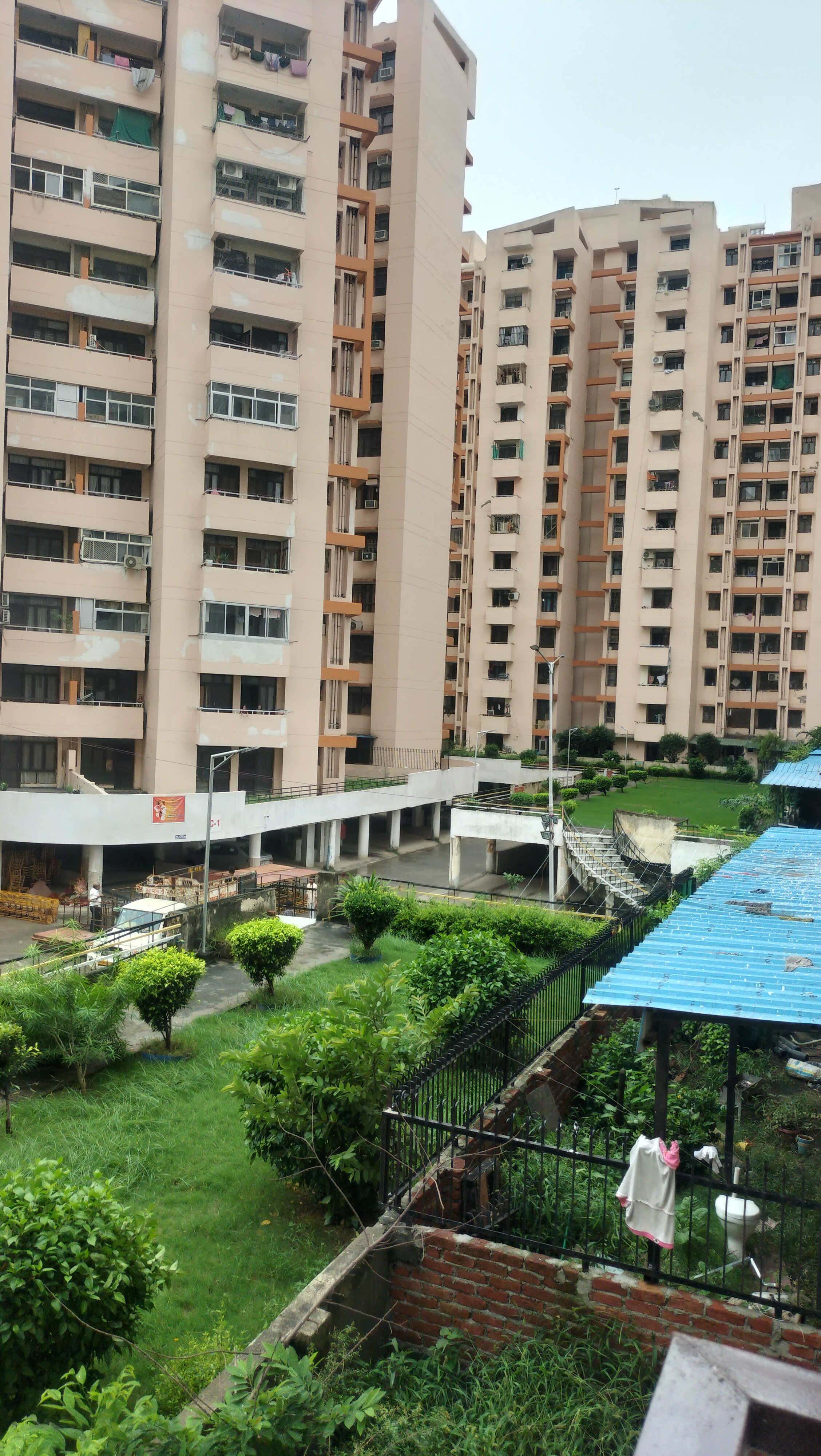 2 BHK Apartment For Rent in SRS Royal Hills
