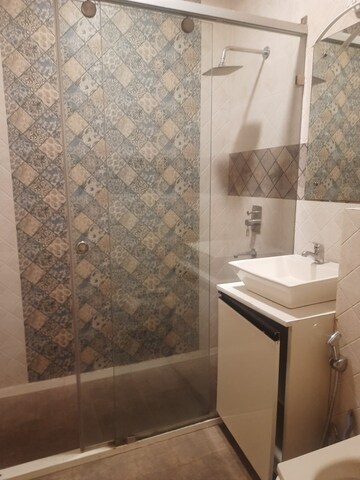 Master Bedroom in 2 BHK Builder Floor at Chittaranjan Park – for Rent
