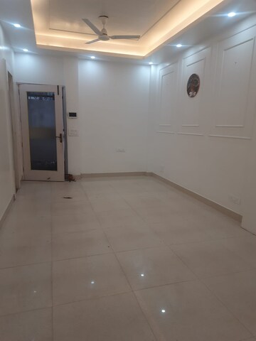 Room in 2 BHK Builder Floor at Chittaranjan Park – for Rent