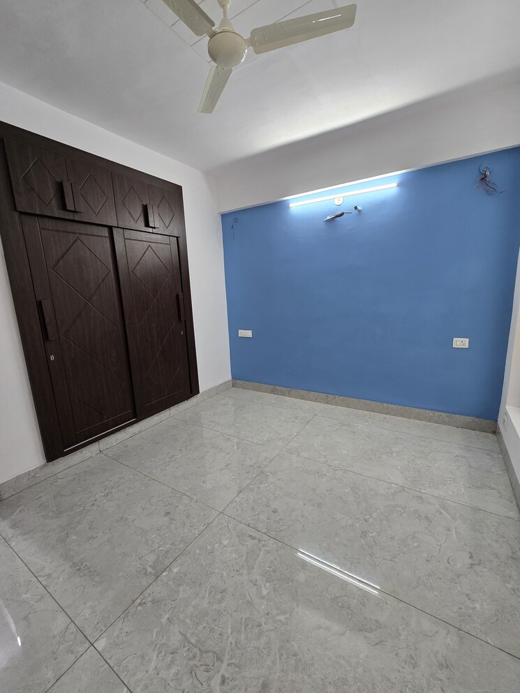 Room, tdi city 2.5 Bedroom 125 Sq.Yd. Builder Floor In Tdi City Panipat 9125480