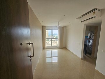 Room in 1 BHK Apartment at Hiranandani Highland, Powai – for Rent