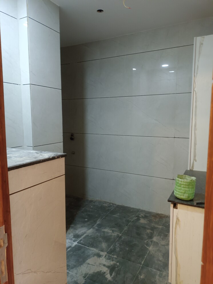 Master Bedroom, green fields colony 4 Bedroom 300 Sq.Yd. Builder Floor In Green Fields Colony Faridabad 9125502