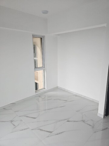 Room in 2 BHK Apartment at Nahar Amaryllis Towers and Plaza, Chandivali – for Rent
