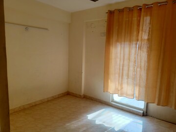 Room in 2 BHK Apartment at Adore Happy Homes Grand, Sector 85 – for Rent