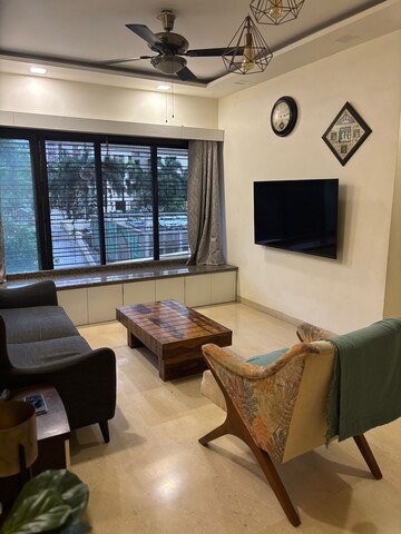 Living Room in 2 BHK Apartment at Kalpatru Apartment, Jogeshwari East – for Rent