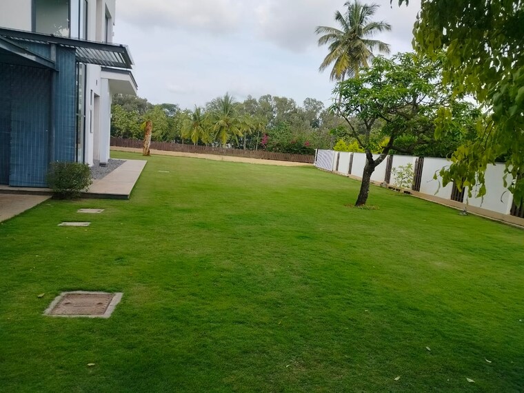 Garden, prestige-golfshire 4 Bedroom 5896 Sq.Ft. Villa In Nandi Hills Bangalore 9125602