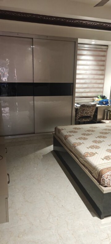 Bedroom in 3 BHK Apartment at Patparganj – for Rent