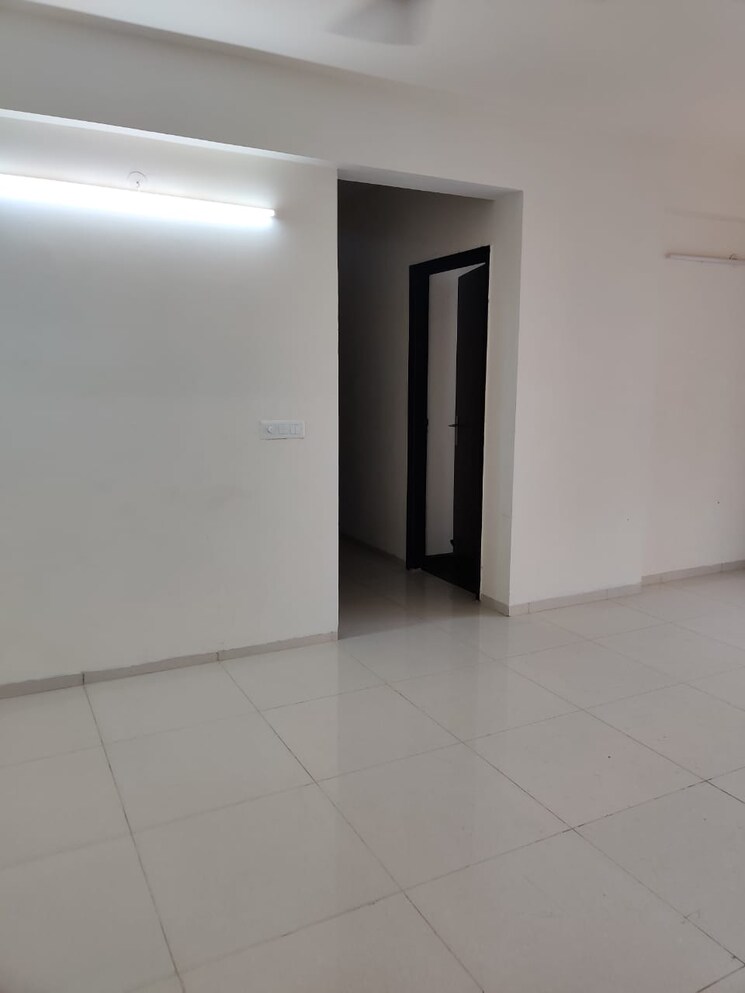 Room, bptp-discovery-park 2 Bedroom 1120 Sq.Ft. Apartment In Sector 80 Faridabad 9125600