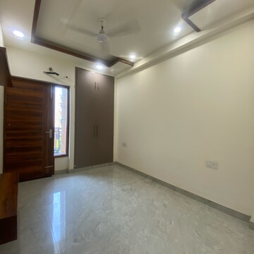 Room in 2 BHK Builder Floor at RPS Palm Drive, Khedi Road – for Rent