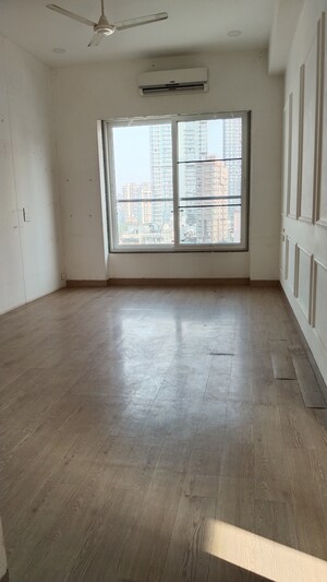 Room in 3 BHK Apartment at Rohan Lifescapes Aquino, Prabhadevi – for Sale