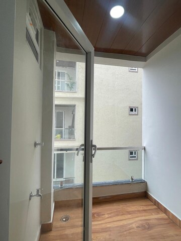 Furnished Amenities in 4 BHK Apartment at Mansarovar Extension – for Rent