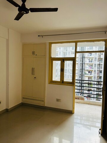 2 BHK Apartment For Rent in Devika Skypers, Raj Nagar Extension