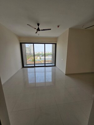 Room in 3 BHK Apartment at Osian Almanova, Mundhwa – for Sale