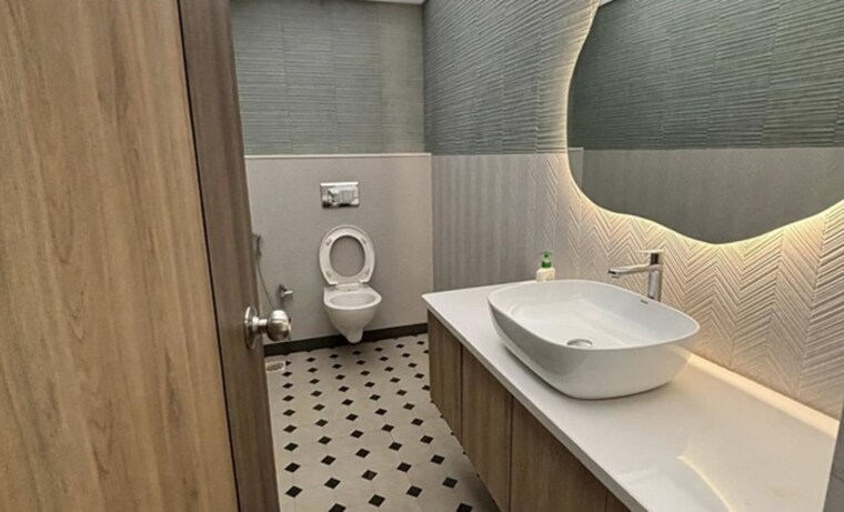 Bathroom, 215-atrium Commercial Office Space 1567 Sq.Ft. In Andheri East Mumbai 9125735