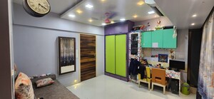 Team Area in 2 BHK Apartment at Borivali West – for Sale