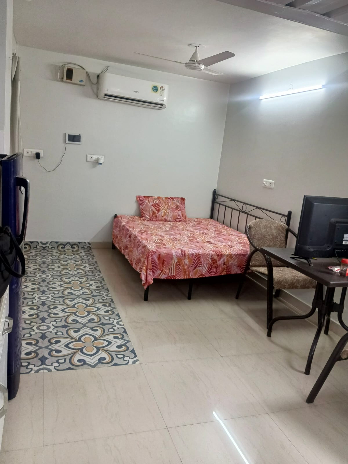 2 BHK Apartment For Rent in Gaur City 2 - 14th Avenue