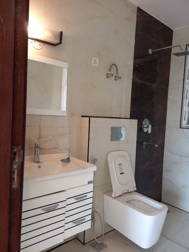 Bathroom, aradhya-homes 4 Bedroom 2500 Sq.Ft. Builder Floor In Sector 67a Gurgaon 9125813