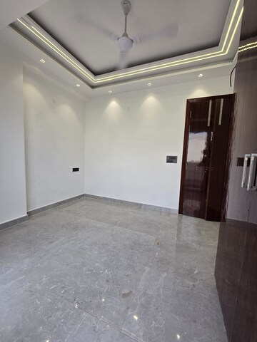 Room in 1 BHK Apartment at Palm Residency Chhatarpur, Chattarpur – for Rent