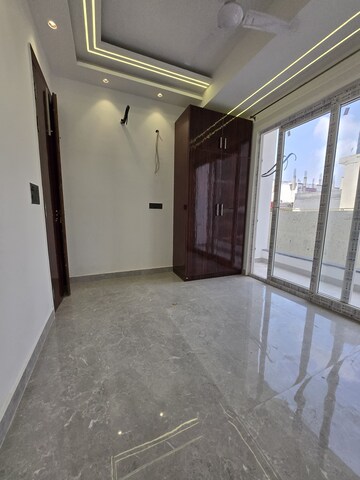 Room in 1 BHK Apartment at Palm Residency Chhatarpur, Chattarpur – for Rent