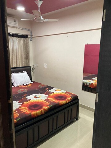 Bedroom in 2 BHK Builder Floor at Santacruz East – for Rent