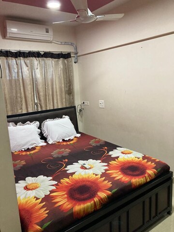 Bedroom in 2 BHK Builder Floor at Santacruz East – for Rent