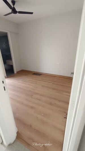 Room in 3 BHK Apartment at Signature Global City 81, Sector 81 – for Sale