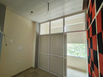 Room in  Office Space at Mansarovar – for Rent