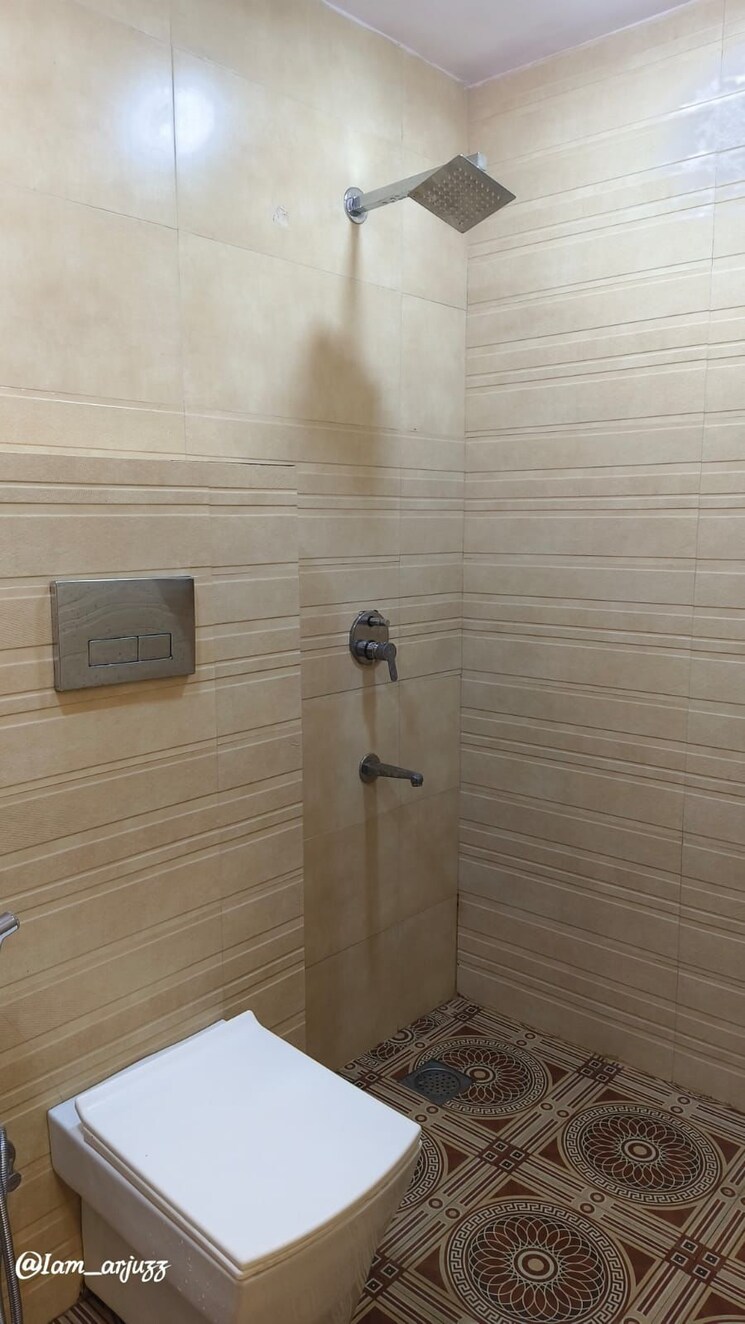Bathroom, lajpat nagar 1 RK 300 Sq.Ft. Builder Floor In Lajpat Nagar Delhi 9125895