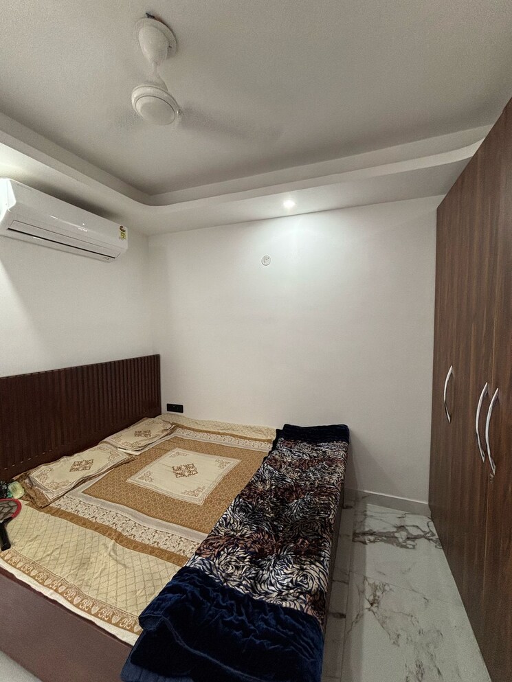 Master Bedroom, paryavaran complex 3 Bedroom 990 Sq.Ft. Apartment In Paryavaran Complex Delhi 9124800