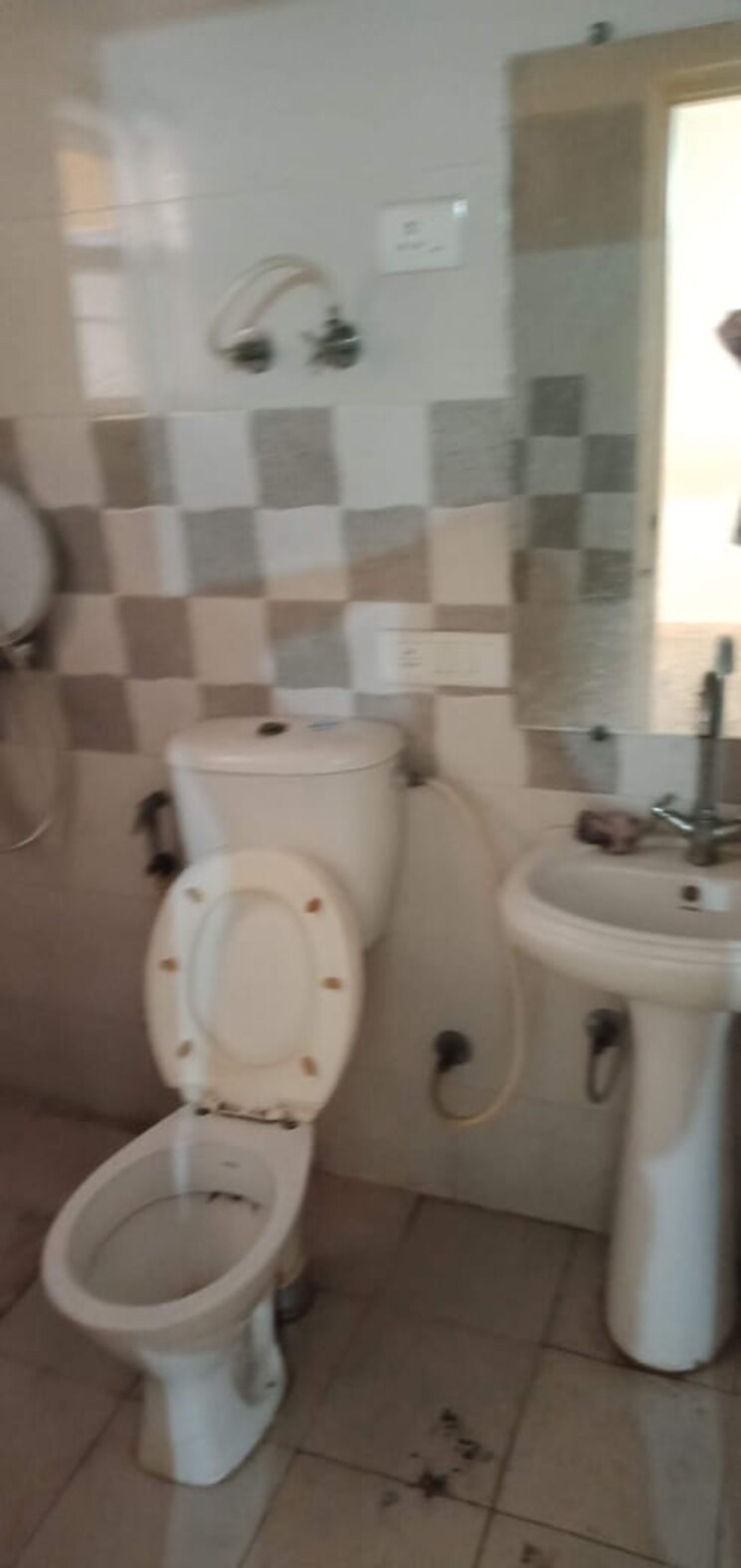 Bathroom, gaur-city-2-14th-avenue 2 Bedroom 855 Sq.Ft. Apartment In Sector 16c Greater Noida Greater Noida 9125907