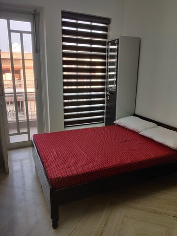 Bedroom in 1 RK Independent House at Sector 17 – for Rent