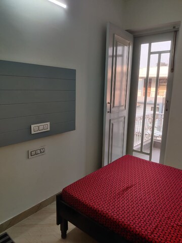 Bedroom in 1 RK Independent House at Sector 17 – for Rent