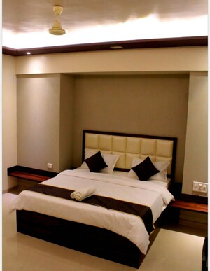 Bedroom in 6+ BHK Apartment at Kalyani Nagar – for Sale