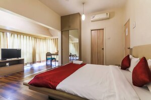 Bedroom in 6+ BHK Apartment at Kalyani Nagar – for Sale