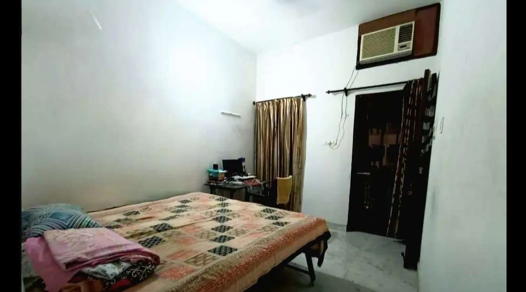 1 BHK Builder Floor For Rent in 1room With Kitchen Bathro