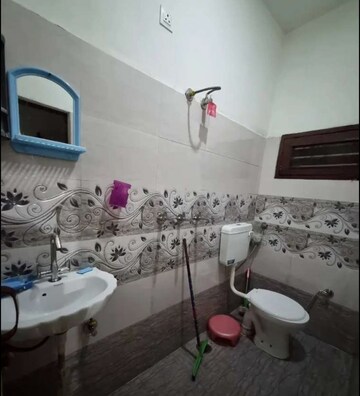 Team Area in 1 BHK Builder Floor at Sector 29 – for Rent