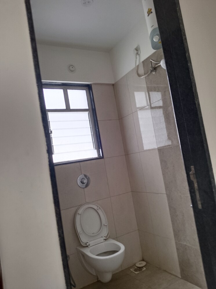 Bathroom, saheel-itrend-homes 1.5 Bedroom 500 Sq.Ft. Apartment In Hinjewadi Pune 9125906