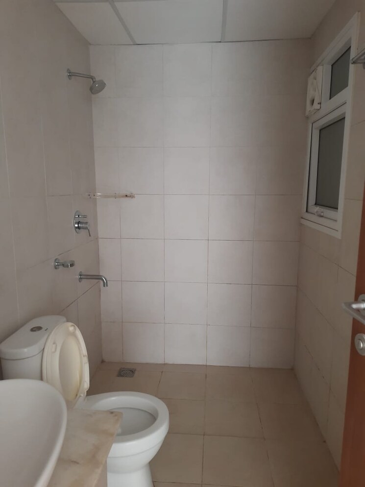 Bathroom, bhartiya-nikoo-homes-phase-2 2.5 Bedroom 1250 Sq.Ft. Apartment In Thanisandra Main Road Bangalore 9125967