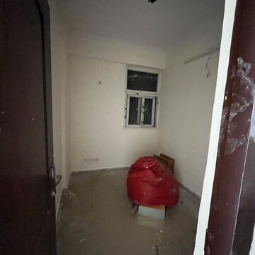 Bathroom in 2.5 BHK Apartment at Amrapali Zodiac, Sector 120 – for Rent