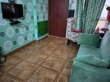 Bedroom in 4 BHK Apartment at Saya Gold Avenue, Vaibhav Khand – for Sale